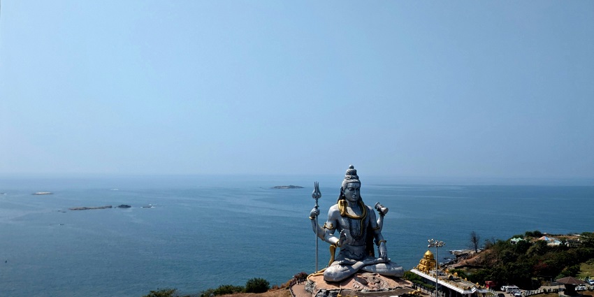 Experience spirituality and a serene ambience at Kopineshwar Mandir, Mumbai, Maharashtra.
