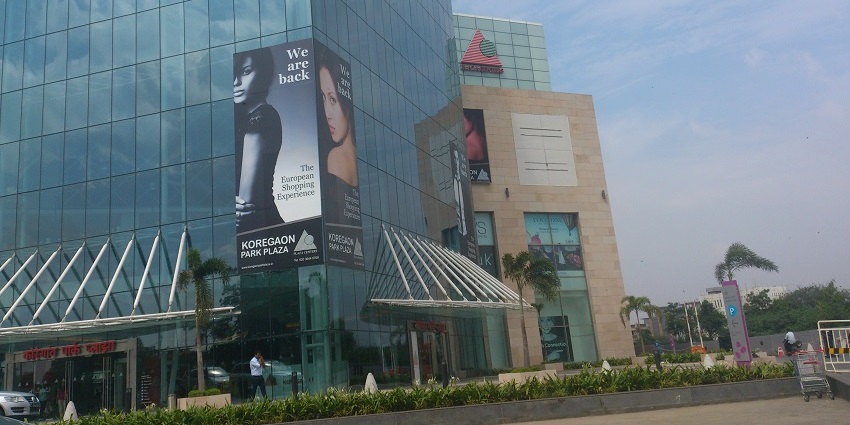 A glimpse of Koregaon Park is one of the famous spots for romantic dining and nightlife.