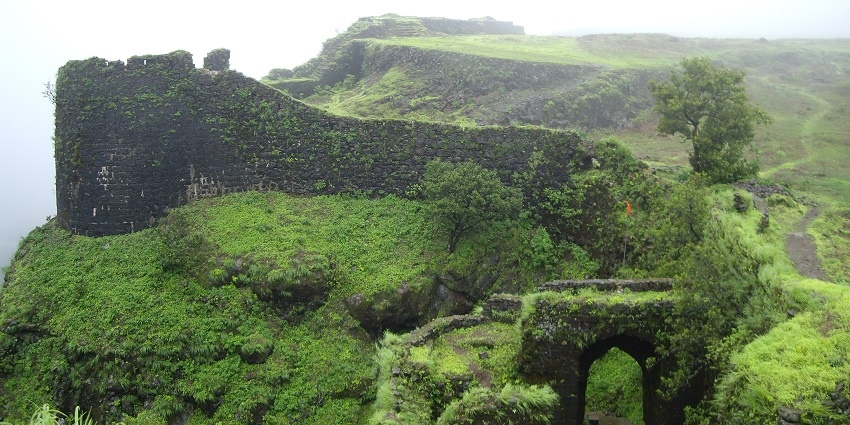 Korigad Fort with serene surroundings, is among the forts for trekking enthusiasts.