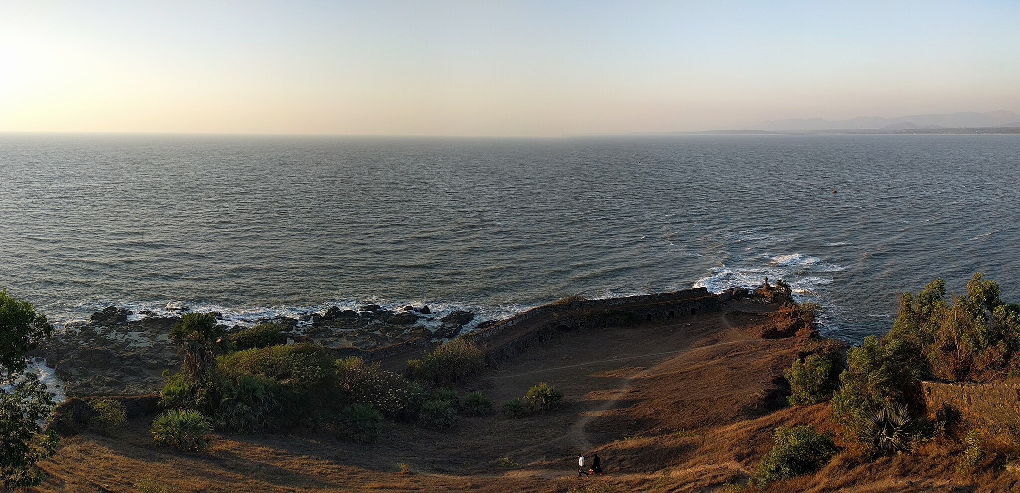 Korlai Fort, offering panoramic views, is among the best places to visit near Kashid Beach.