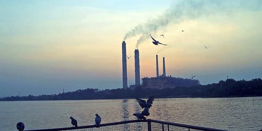 Wide view of Kota Barrage, a popular destination near Darrah Wildlife Sanctuary.