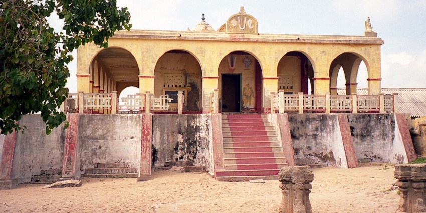 Wide-angle view of the Kothandaramaswamy Temple, one of the spiritual places near  Uthirakosamangai Temple.