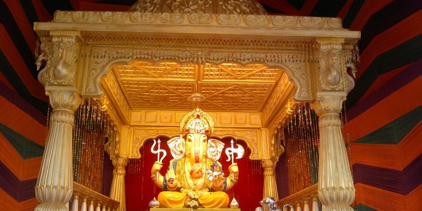 This Ganesh temple is among the best places to visit in Kothrud for its architecture.