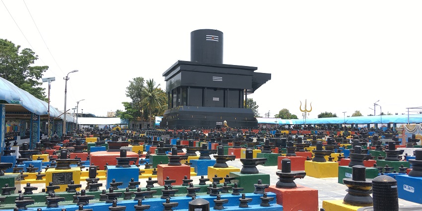 Places to visit in Kolar include Kotilingeshwara Temple which is the tallest Shiva Linga.