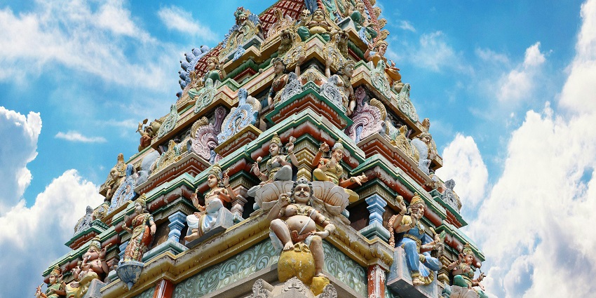 A picture of the vibrant Kottai Mariamman Temple, one of the best places to visit near Salem.