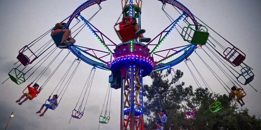 Image of a thrilling ride like the one in Kovai Kondattam, a famous place in Coimbatore for couples.