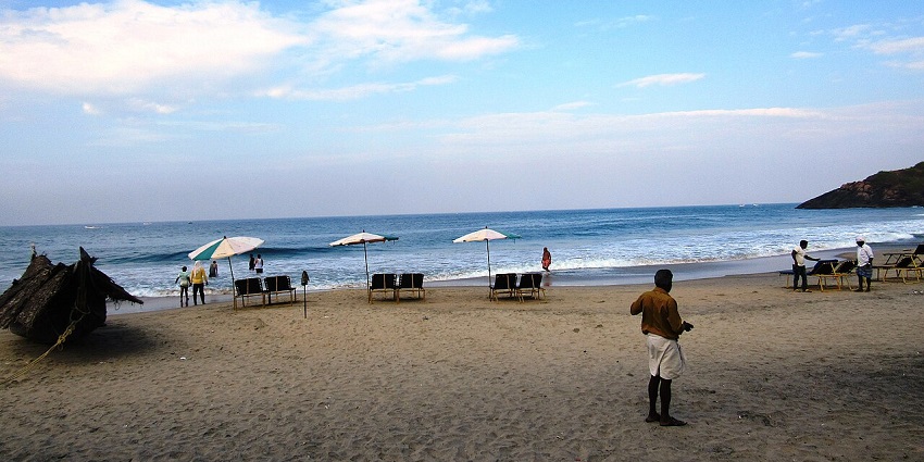 Paragliding in Chennai beach offers picturesque shorelines and watersports.