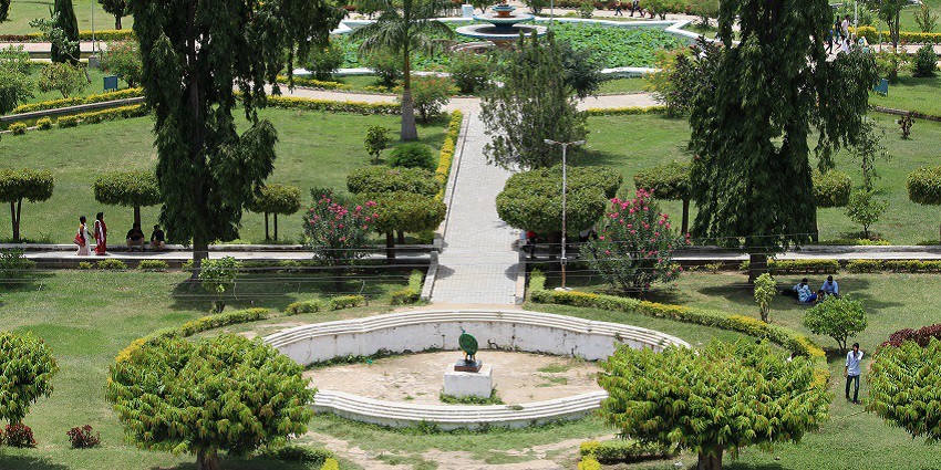 A peaceful day out at Krishnagiri Dam Park near Dharmapuri Waterfalls