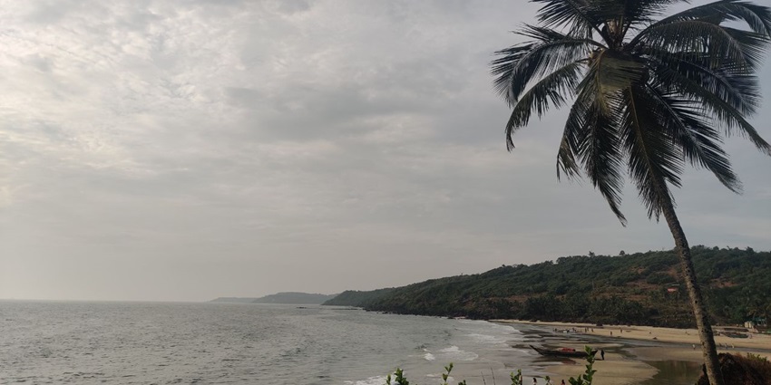 Kudal Beach is among the famous places to visit in Kudal with clear waters and stunning sunsets.
