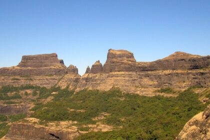 Kulang Fort in Igatpuri, Nashik with stunning mountain views is a sight to behold