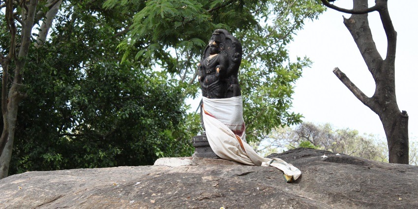 Kumbakkarai Statue at Kumbakkarai Fall, just 8 kms away from Suruli Waterfall