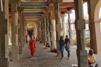 Kumbakonam’s famous temple, Kumbeswarar Temple.