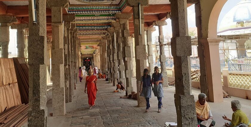 Kumbakonam’s famous temple, Kumbeswarar Temple.