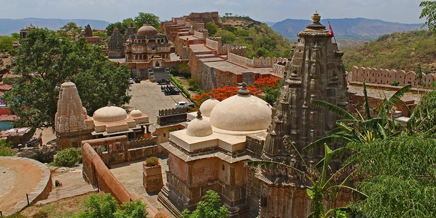 A panoramic view of the important jain temple in Rajasthan for spiritual awakeness.