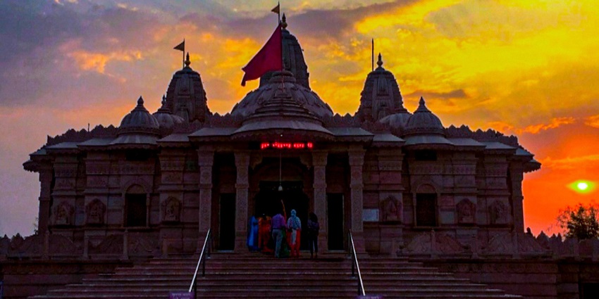 Beautiful image of the temple with the evening sun in background