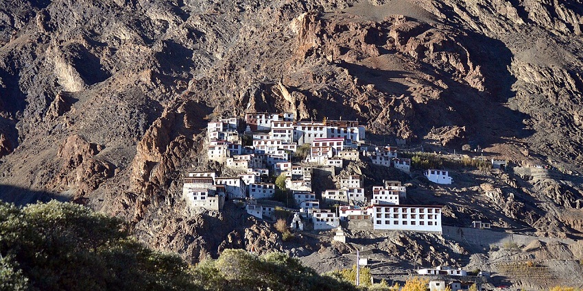 Kurtak Monastery is known for its tranquil atmosphere and beautiful wall paintings.