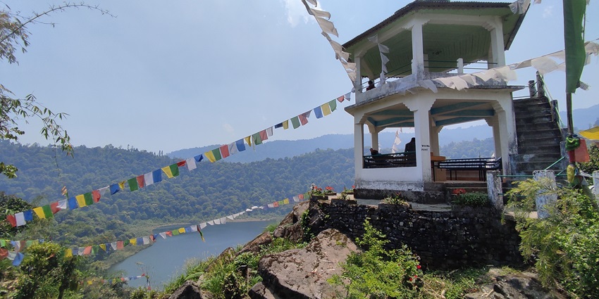 Scenic lake view point which is one of the best places to visit in Megamalai