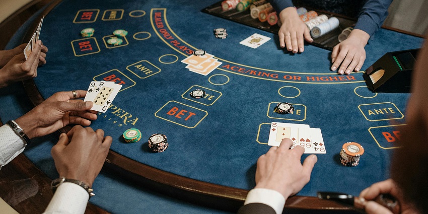 A captivating top view of a casino near Davenport, Iowa for travellers to explore.