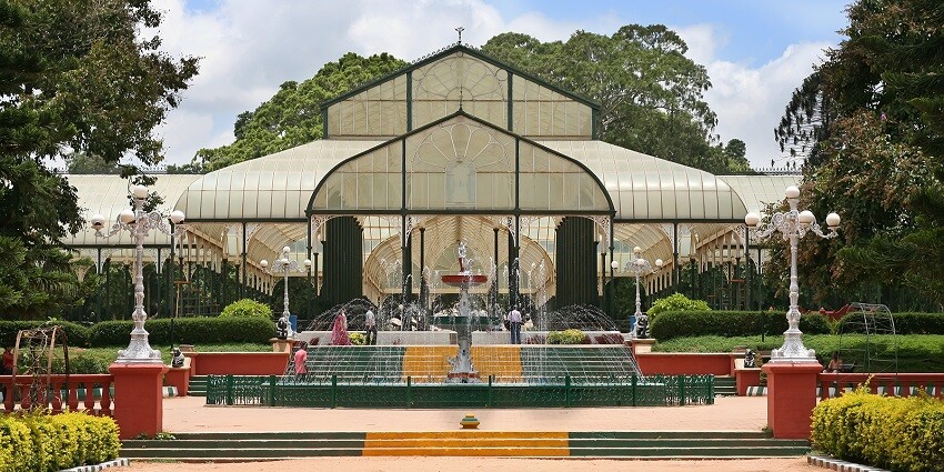 A fountain at Lalbagh Botanical Garden, one of the top places to visit near Sarjapur.