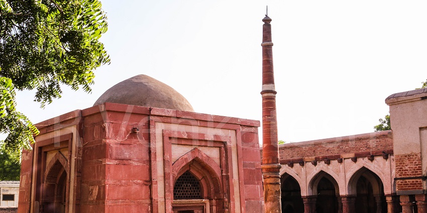 Lat Ki Masjid, a part of the Firoz Shah Palace Complex, is a stunning place to explore.