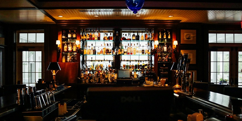 Lava Bar is one of the places where you can enjoy live sports and music.