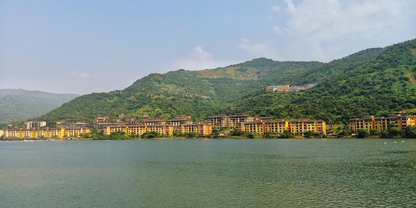 Stunning view of Lavasa, one of the famous hill stations near Pune, surrounded by greenery.