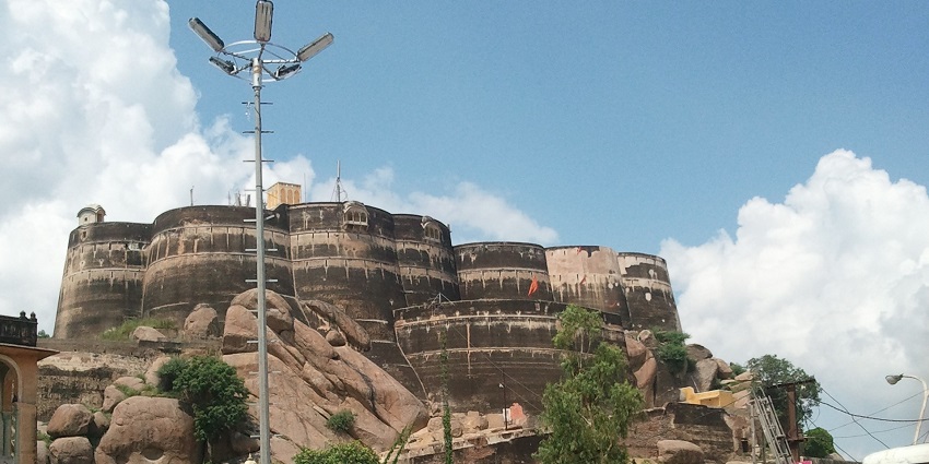 Laxmangarh Fort on a hilltop from the road below displays its stone architecture.