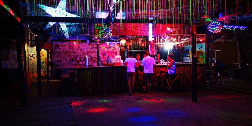 Located on Dumas Street, Le Club frequently finds mention in a number of guidebooks as one of the most renowned restaurants in Puducherry.