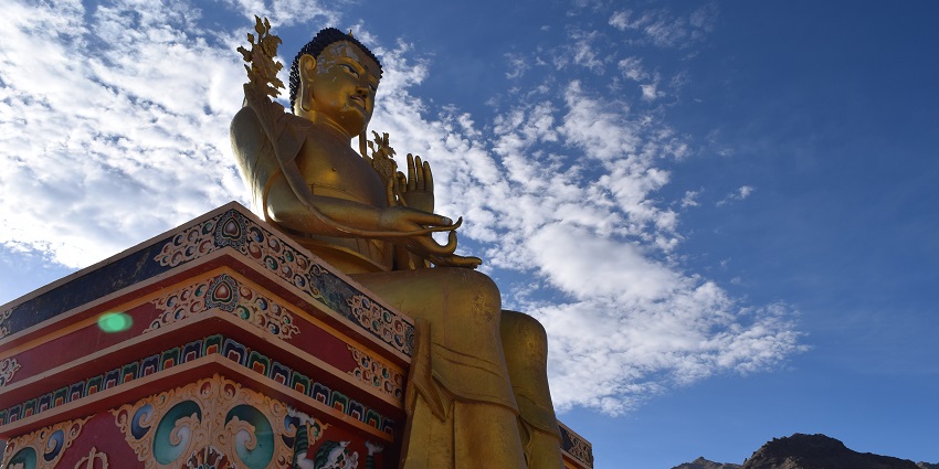 A mesmerising view of Likir Gompa, one of the best places to visit near Alchi Monastery.