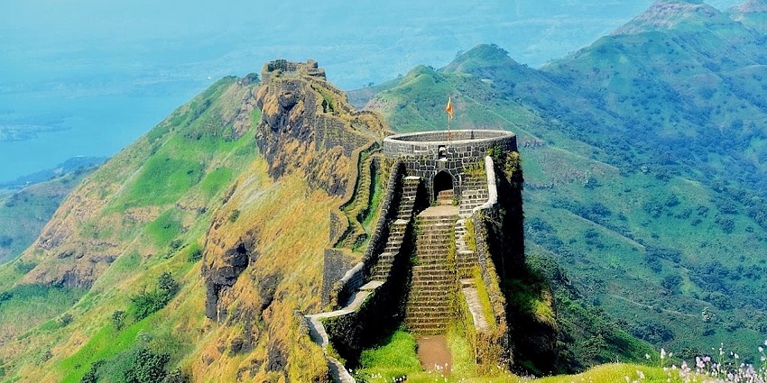 The dangerous forts in Maharashtra feature a challenging trek with cliffs