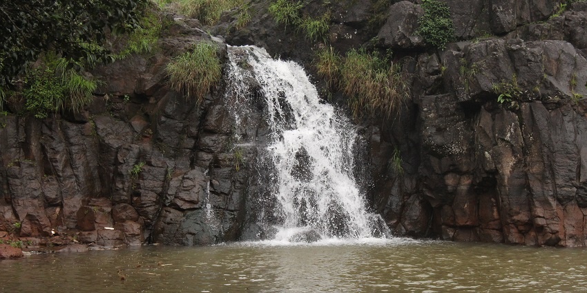 Lingamala Waterfall, a famous place near Panchgani Waterfalls, cascades beautifully.