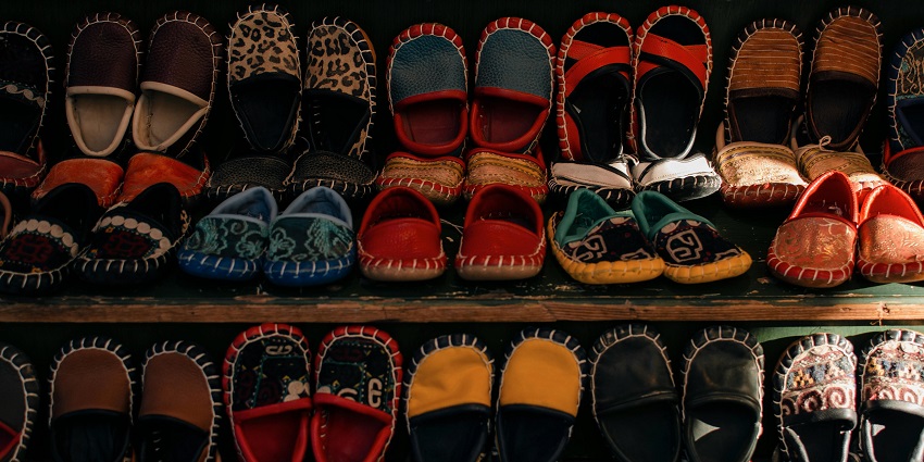 Link Road Shopping Center: Best street shopping spot in Bandra for budget finds.