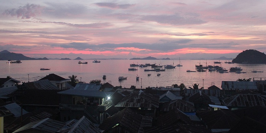 A picture of Komodo National Park representing picturesque beauty.