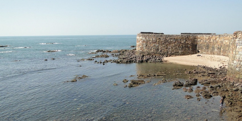 An image of a historic fort in the Sindhudurg district in the state of Maharashtra.