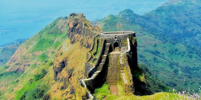 Chanderi Fort offers scenic views, and historical significance.