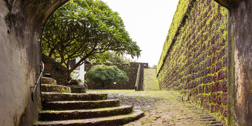 An entrance to Reis Magos Fort offers pretty views of the surrounding landscape