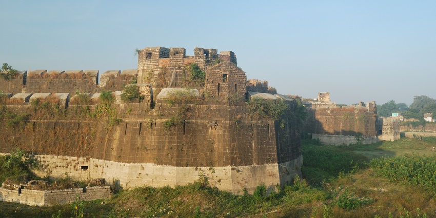 Kandhar Fort, a historic popular destination near Maharashtra, has impressive ruins