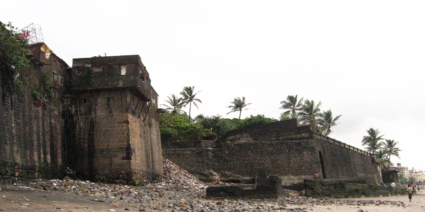 A scenic landscape justifying the serene location of Mahim Fort, Maharashtra.