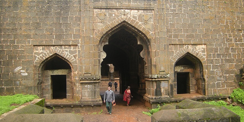 Teen Darwaja from the fort side, a destination near Maharashtra for history enthusiasts.