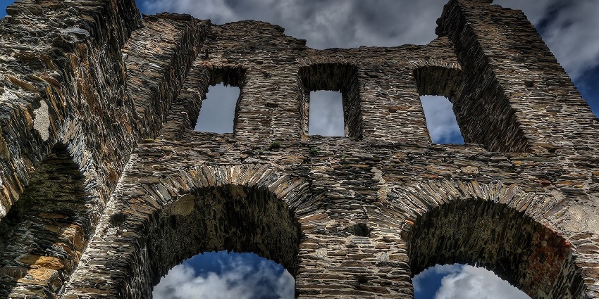 Castle ruins of a historic fortress, a famous place near Maharashtra attracting visitors.