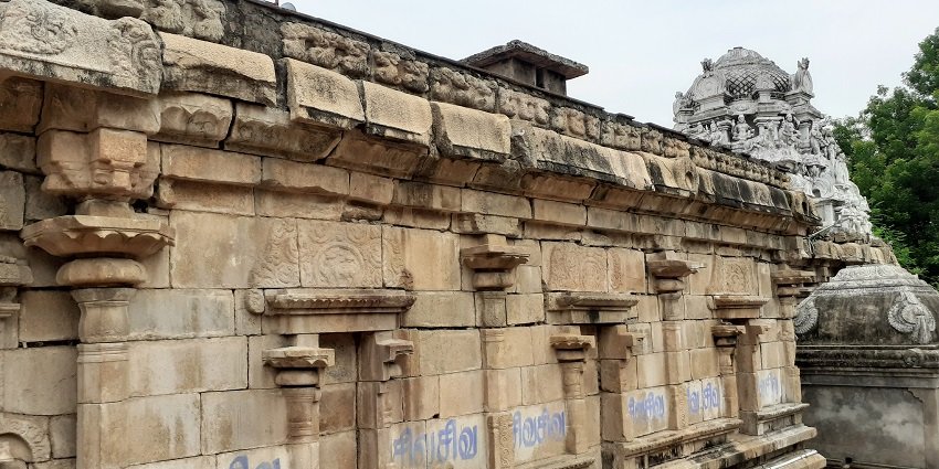 Witness great architecture and spiritual aura at Brahmapureeswarar Temple