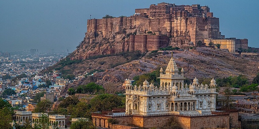 Jodhpur boasts impressive forts amid breathtaking landscapes, showcasing its history.