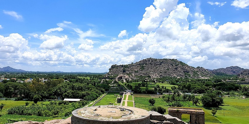 Rajagiri Fort is located amidst the Rajagiri of Tamil Nadu