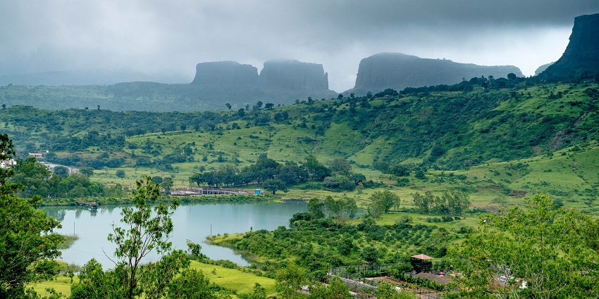 An astonishing view justifying the serene location of Salota Fort in Nashik district.