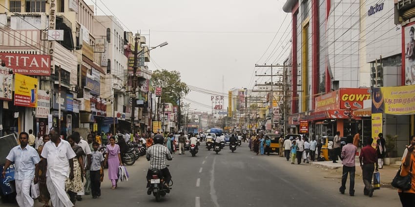 The gateway city to hill stations with a thriving textile industry.