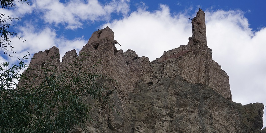 Picturesque view of the fort on top of the mountain surrounded by rocks