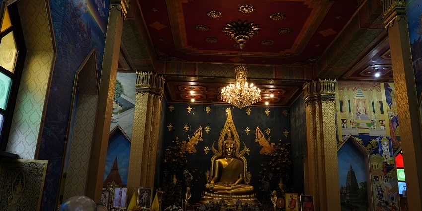 The front view of the Wat Thai Monastery premises at Bodhgaya, Bihar, India.
Viewers of this file can see comments and suggestions
