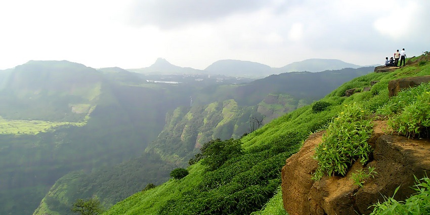 Lonavala, is among the famous places to visit in December near Mumbai with valleys, lakes, and Chikki