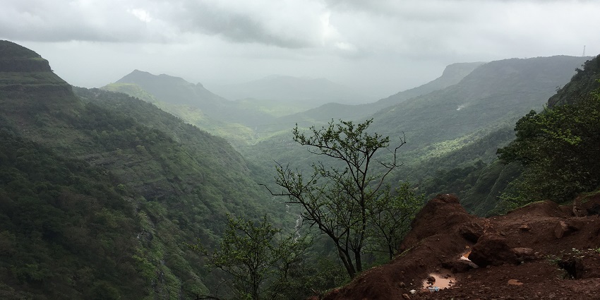 Picturesque view of the verdant hills of Lonavala, one of the places near Navi Mumbai for weekend for nature lovers