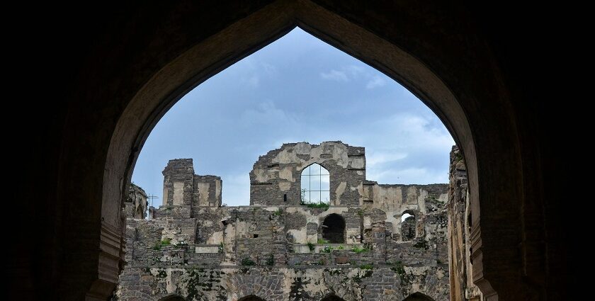 Ludhiana fort is a majestic fort in Lodhi, Punjab and is considered a rich historical structure